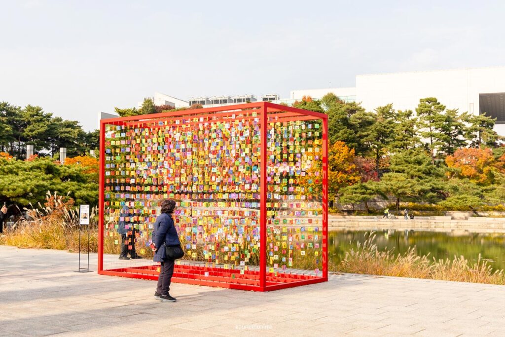National Museum of Korea ช่วงเย็นในฤดูใบไม้ร่วง