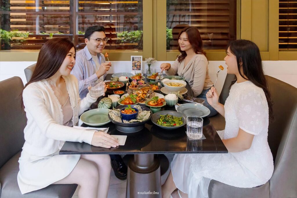 ชุดอาหารไทย Family Set สำหรับ 4 คน ร้านอรุณ Arun Thai Cuisine by SEE FAH