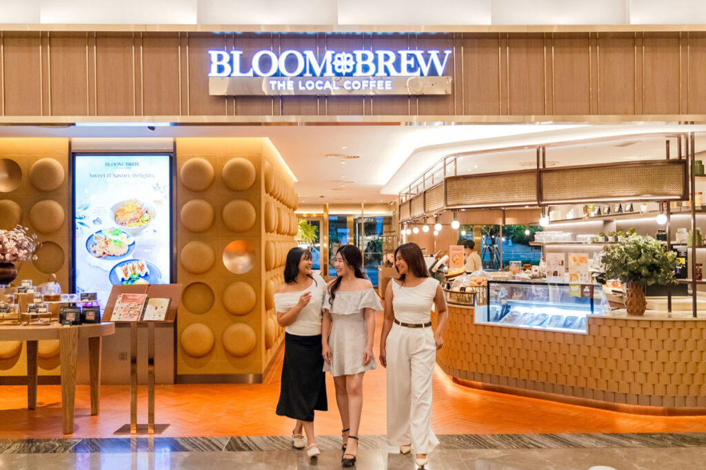 บรรยากาศภายในร้าน Bloom & Brew The Local Coffee คาเฟ่เปิดใหม่ ราชดำริ