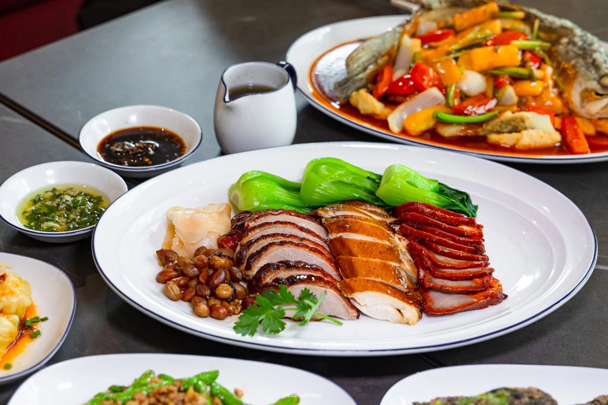 เมนูชุดสามเซียน BBQ Combo ย่างสไตล์ฮ่องกง ร้าน HUA by SEE FAH