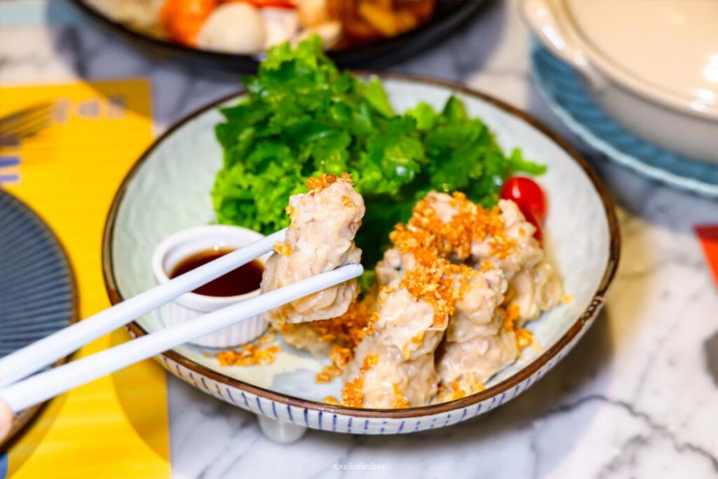 เมนูขนมจีบนึ่งและปอเปี๊ยะสดสูตรโบราณ ร้านอาหาร สีฟ้า SEE FAH